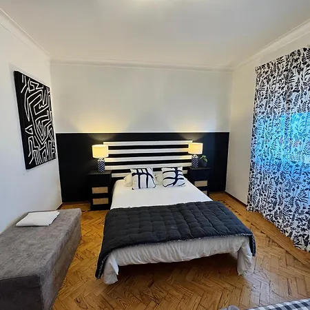 Apolonia 3 Frontal River View Lägenhet