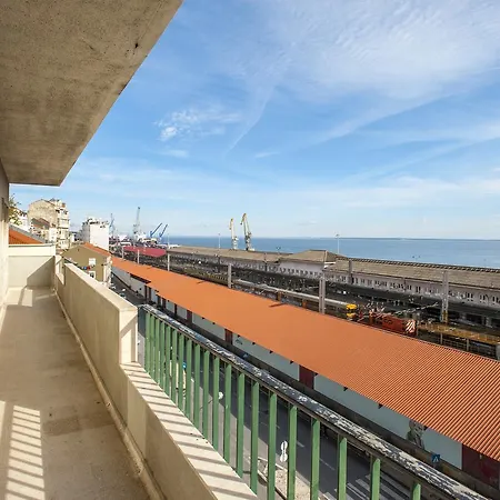 Apolonia 3 Frontal River View * Lisboa